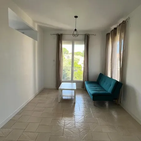 T2 Lumineux Avec Terrasse Proche Du Tram Apartment *