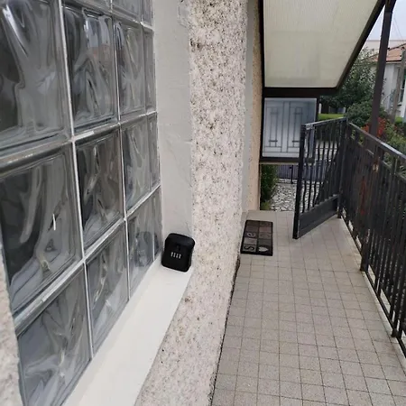 T2 Lumineux Avec Terrasse Proche Du Tram Apartment