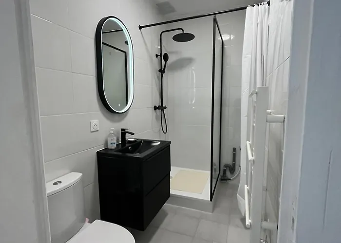 T2 Lumineux Avec Terrasse Proche Du Tram Apartmán *