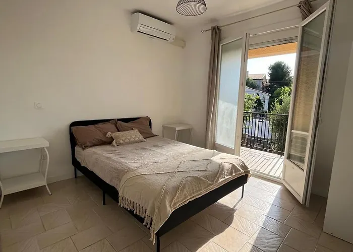 Apartmán T2 Lumineux Avec Terrasse Proche Du Tram *
